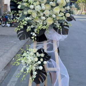 Kệ Hoa Chia Buồn Kính Viếng