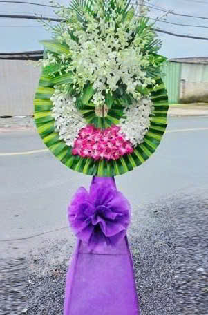 Vòng Hoa Chia Buồn Vô Cùng Thương Tiếc Vòng Hoa Chia Buồn Vô Cùng Thương Tiếc