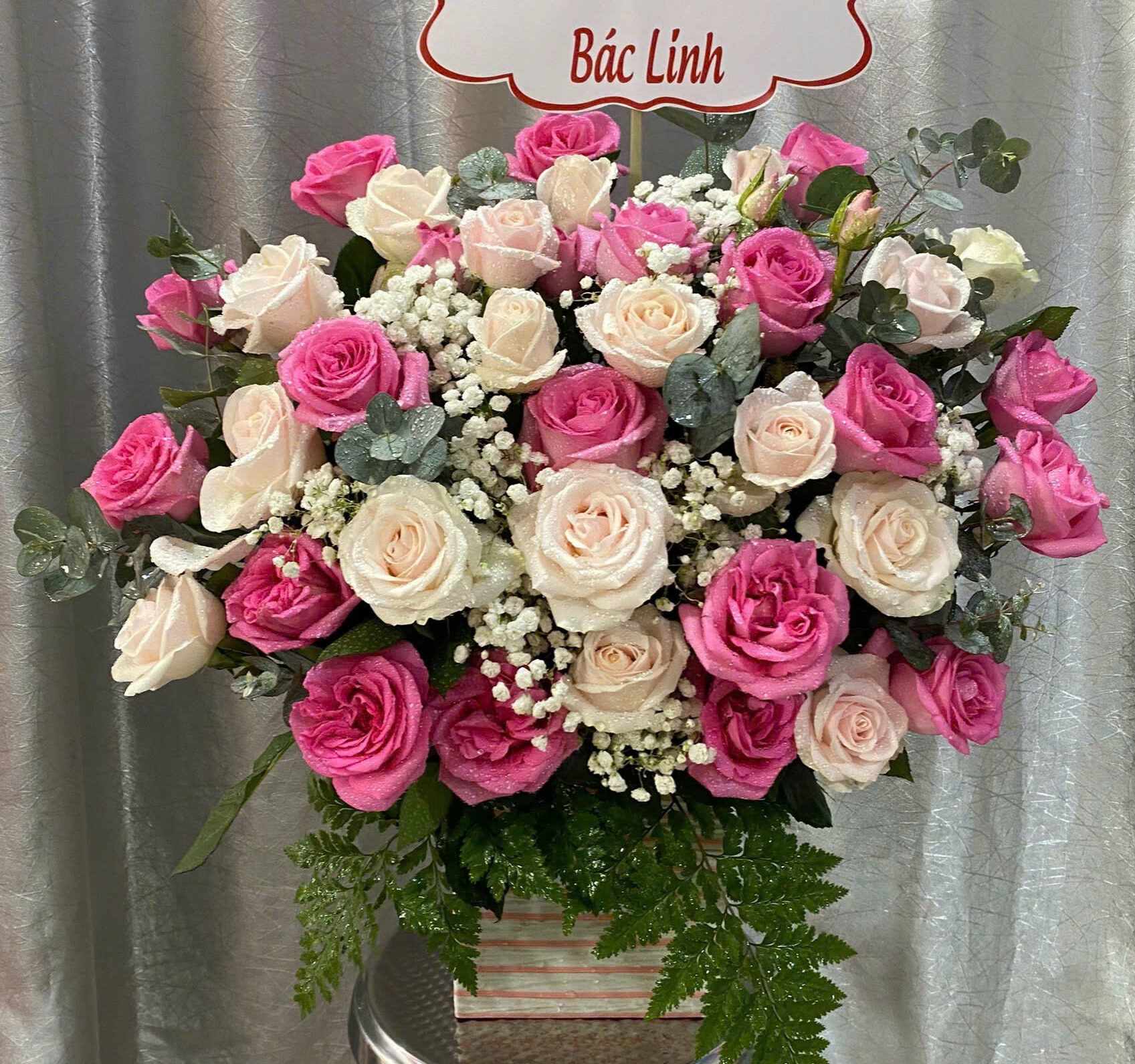 Hộp Hoa Thương Nhớ Dịu Dàng Hộp Hoa Thương Nhớ Dịu Dàng