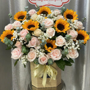 Hộp Hoa Sắc Hoa Yêu Thương